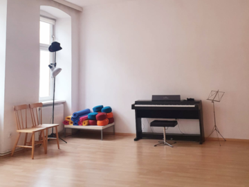 Vermieten: Großes Studio mit Yamaha-Klavier in Wien