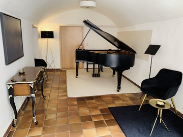 Renting out: Klavierstudio mit Steinway & Sons Konzertflügel