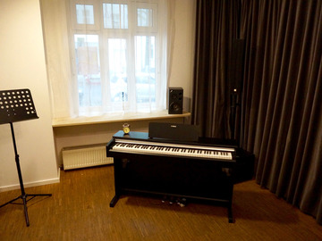 Vermieten: Perfekt für Sänger: Raum mit E-Piano, Mikro + Lautsprechern