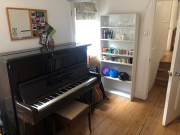 Raum Vermieten: Upright Piano South London