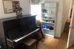 Raum Vermieten: Upright Piano South London