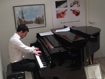 Auf Anfrage: Grand piano Studio for recitals, Brussels