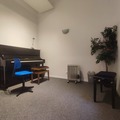 Renting out: 2 prs. practice / teachers - Yamaha Upright Piano - Brussels
