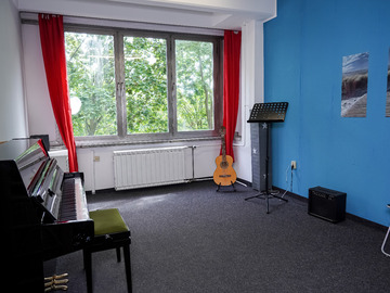 Raum Vermieten: Freundliches Zimmer mit SAKURA Piano  #246