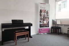 Raum Vermieten: 2 pers. - singers, teaching, e-lessons on E-Piano Brussels