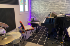 Raum Vermieten: Studio mit Flügel und Schlagzeug