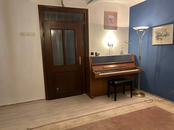 Überaum mit Klavier in Varaždin, Kroatien