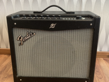 Renting out: Combo-Verstärker für E-Gitarre FENDER Mustang III V2