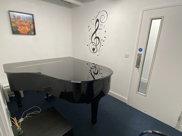 Raum Vermieten: Baby Grand Piano Practice Room