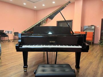Renting out: Studio w. Petrof P210Pasat concert grand piano in Bratislava