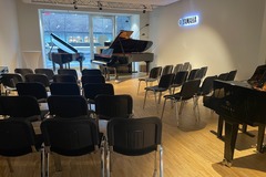 Raum Vermieten: Proberaum mit zwei YAMAHA-Flügeln direkt im Zentrum