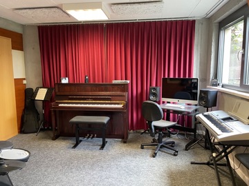 Renting out: Raum mit Klavier