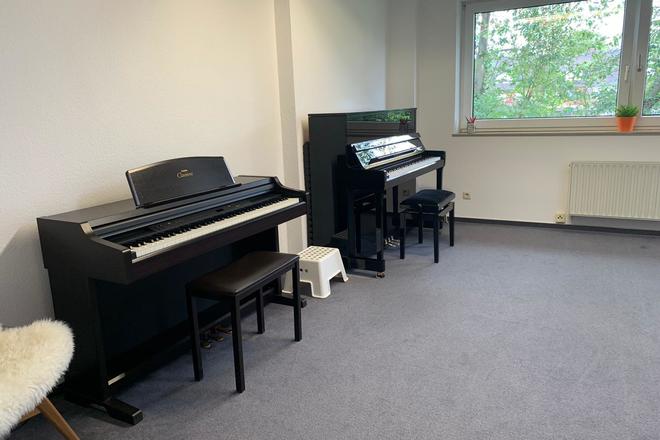 Studio Mit Klavier Pianome