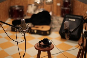 Shadow image microphone 1003559 1920
